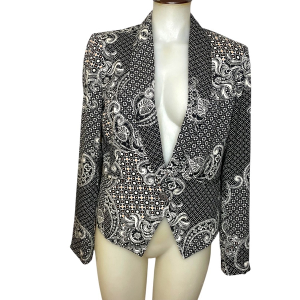Blazer With Pattern - Picture 2 of 8